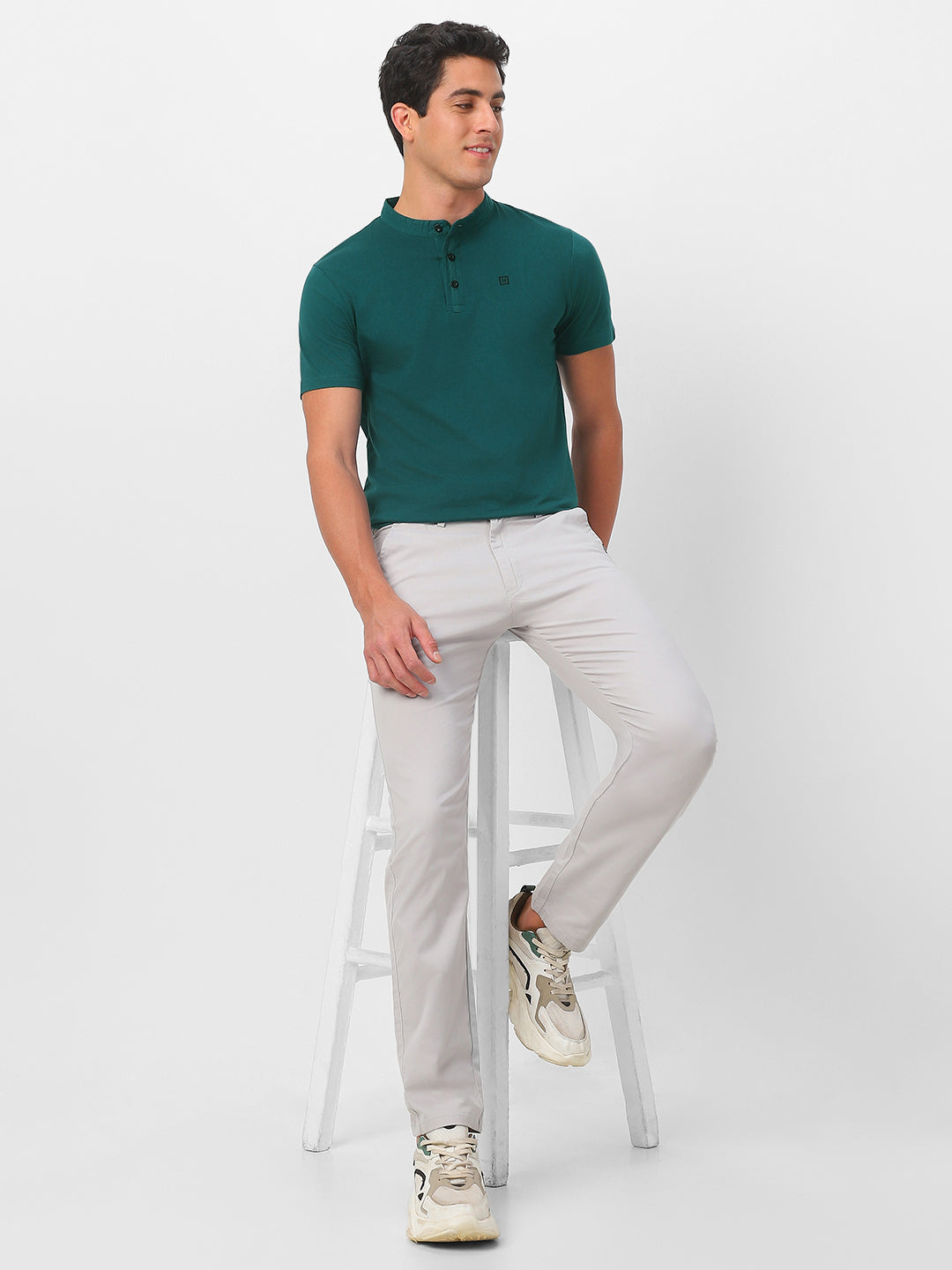 Men's Dark Green Solid Mandarin Collar Slim Fit Cotton T-Shirt