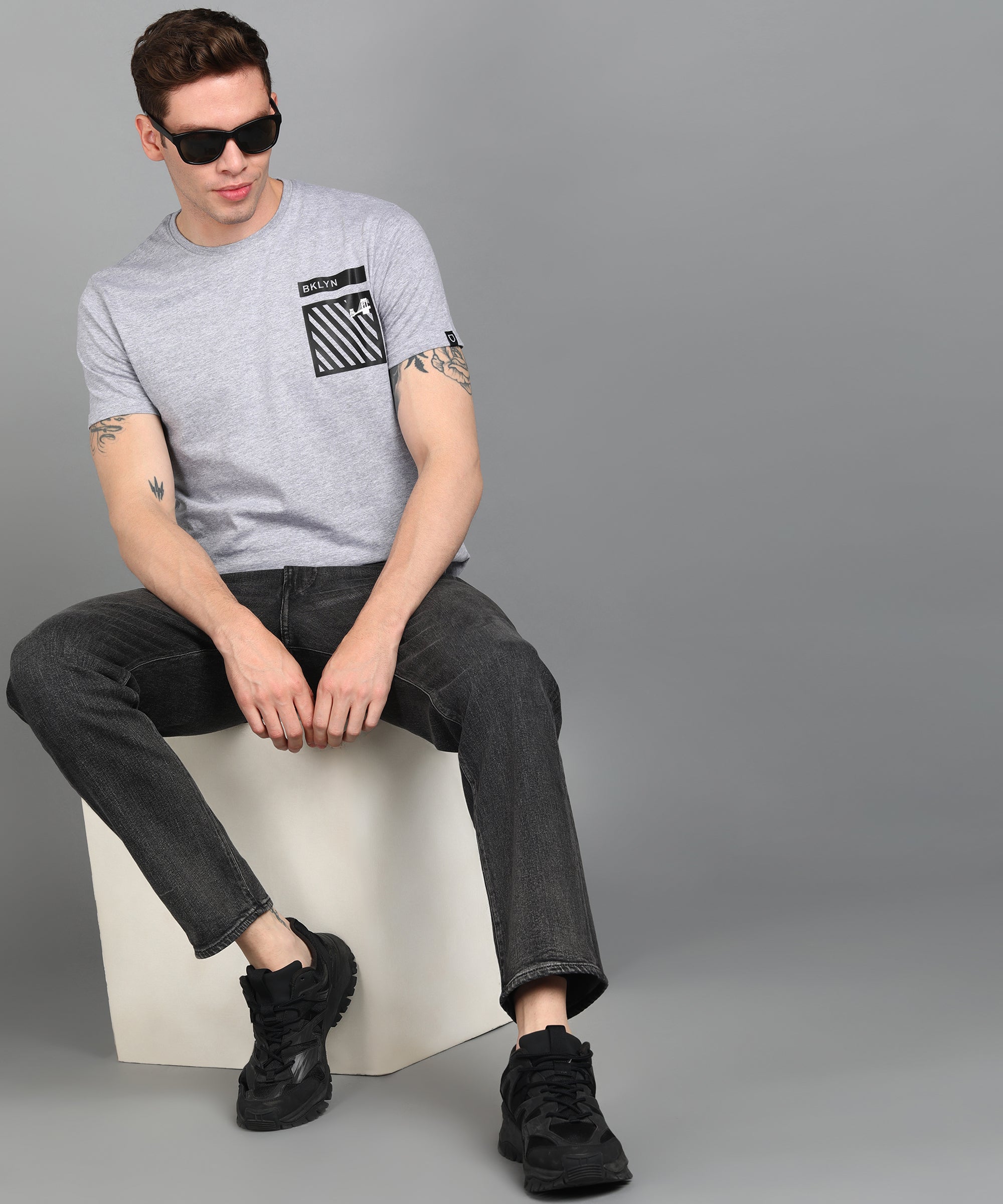 Urbano Fashion Men's Grey Graphic Printed Round Neck Half Sleeve Slim Fit Cotton T-Shirt