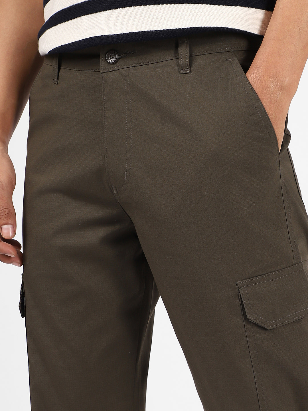 Men's Dark Olive Regular Fit Solid Cargo Chino Pant With 6 Pockets
