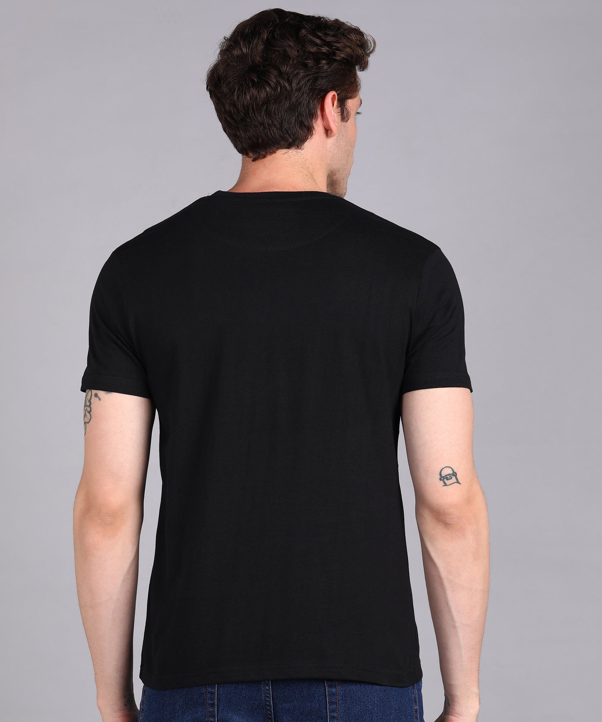 Urbano Fashion Men's Black Graphic Printed Round Neck Half Sleeve Slim Fit Cotton T-Shirt